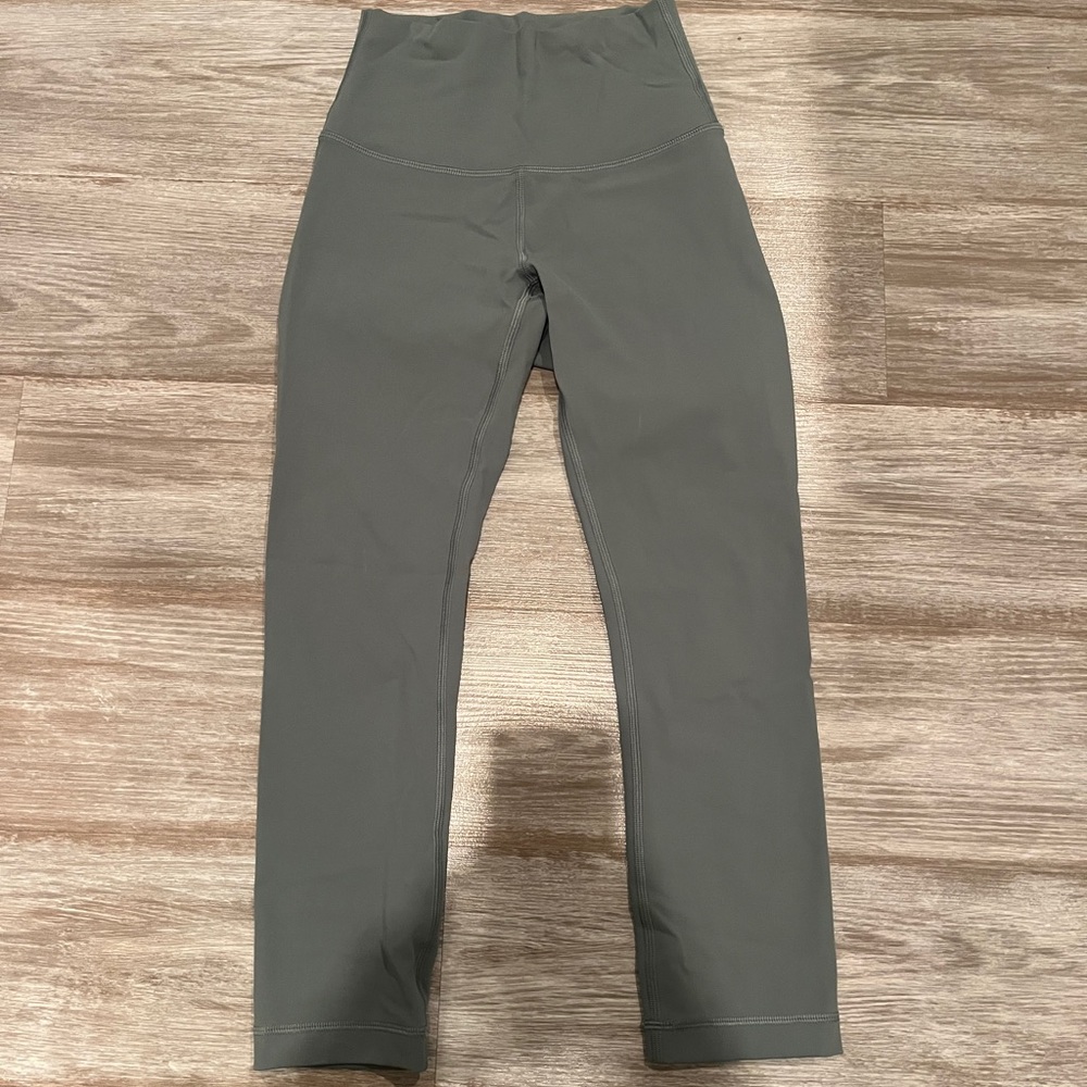 Lululemon teal high-rises capris leggings